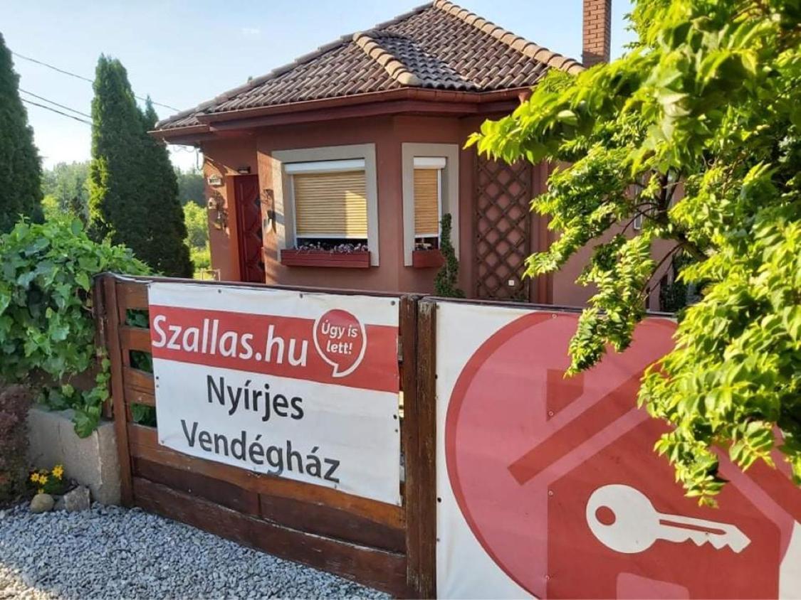 Nyirjes Vendeghaz Hotel Balassagyarmat Exterior foto