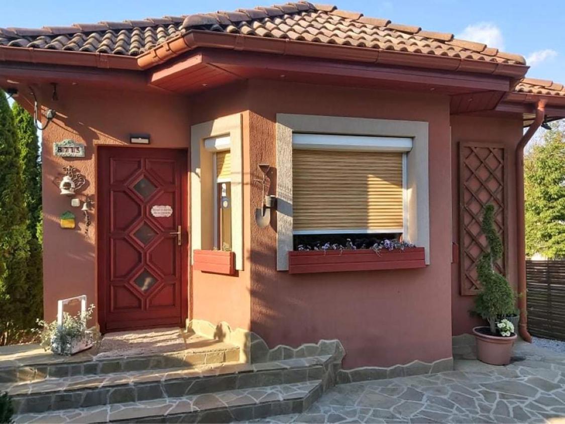 Nyirjes Vendeghaz Hotel Balassagyarmat Exterior foto