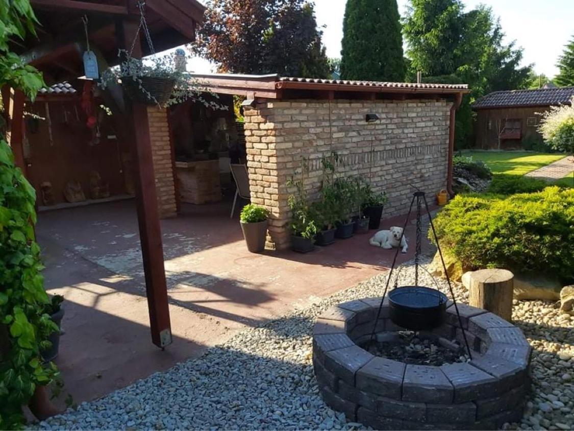 Nyirjes Vendeghaz Hotel Balassagyarmat Exterior foto